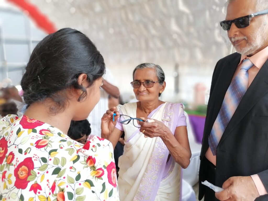 Donation of Spectacles – Embilipitiya